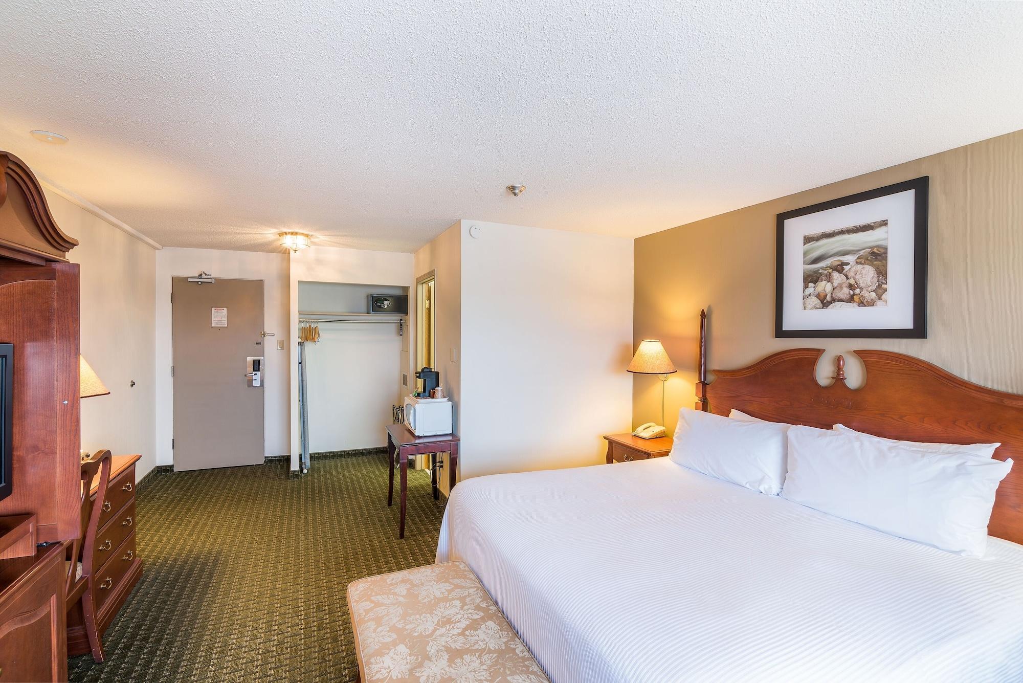 Ramada By Wyndham Thunder Bay Airlane Hotel Экстерьер фото