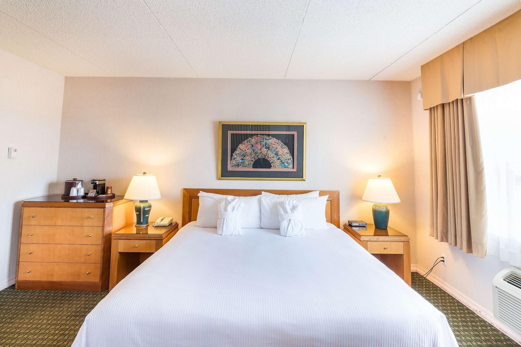 Ramada By Wyndham Thunder Bay Airlane Hotel Экстерьер фото