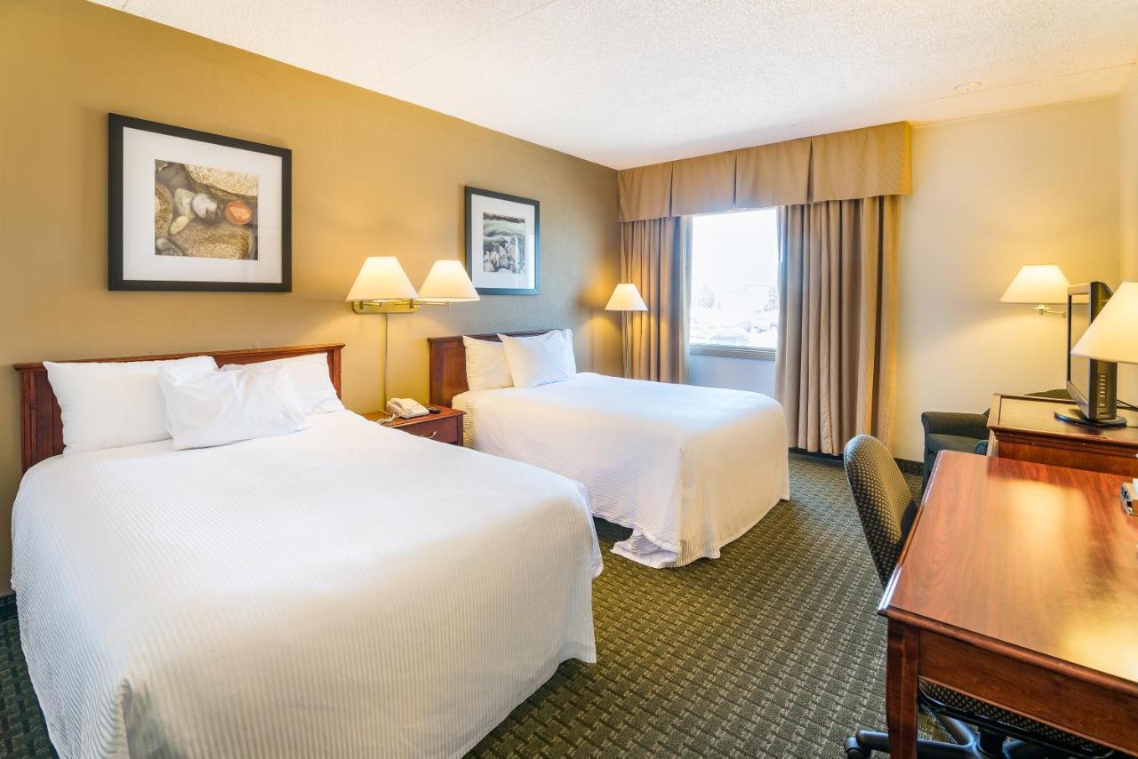 Ramada By Wyndham Thunder Bay Airlane Hotel Экстерьер фото